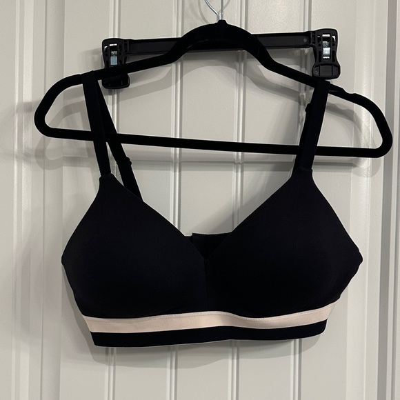 Hanes Black and Cream Women's Bra - Picture 1 of 2